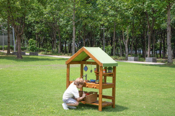Outdoor Spielküche mit Dach